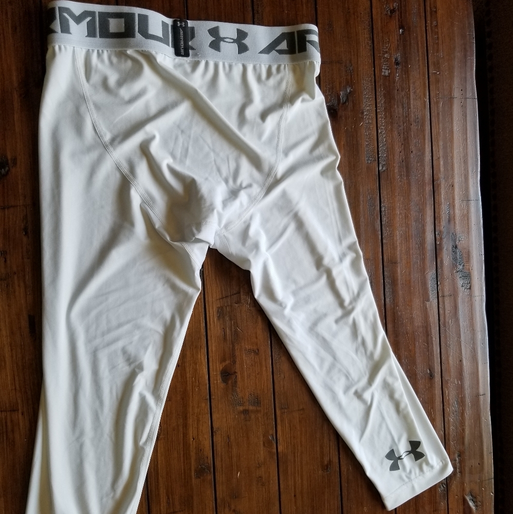 Under Armour Heat Gear White Crops Mens L